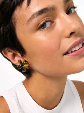 Roxanne Assoulin The Stone Flower Earring Tiger’s Eye Clip Earrings